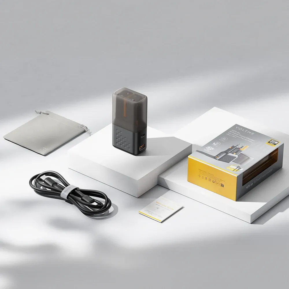 VOLTME VITO Go charging two devices simultaneously